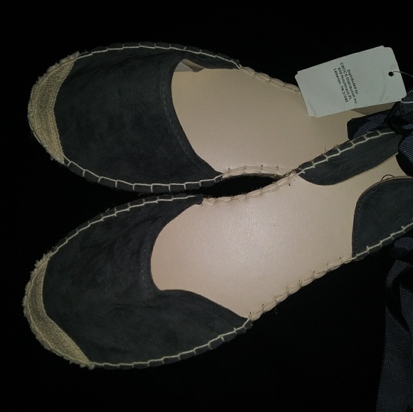 Sandals - Picture 3 of 3